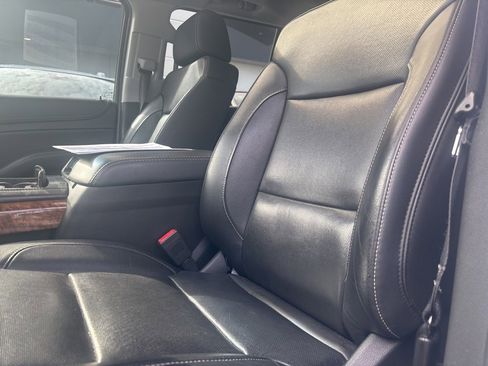 Used 2020 Chevrolet Suburban Premier w/ Premier 6.2L Value Package image 13
