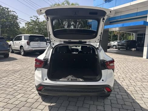 Used 2025 Chevrolet Trax LS FWD image 28