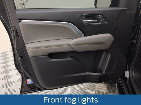 Used 2025 Chevrolet Colorado ZR2 w/ Technology Package image 39