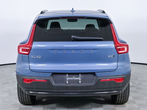 Certified 2025 Volvo XC40 B5 Plus image 31