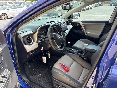Used 2015 Toyota RAV4 Limited w/ Technology Package FWD image 12