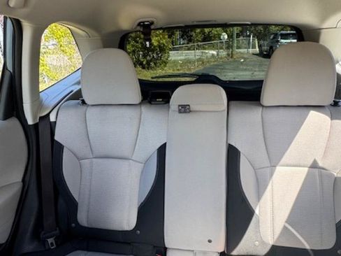 Used 2023 Subaru Forester AWD/4WD image 17