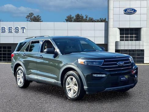 Used 2022 Ford Explorer XLT w/ Equipment Group 202A AWD/4WD image 9