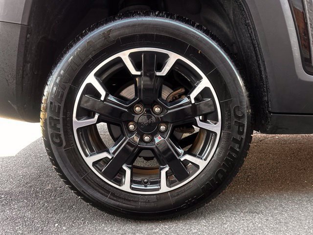 Used 2023 Jeep Renegade Latitude AWD/4WD image 34