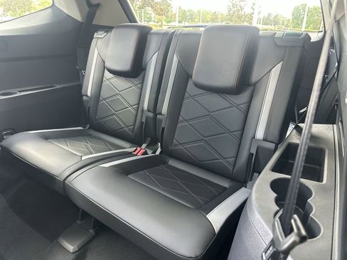 New 2025 Volkswagen Atlas Peak Edition SE image 24