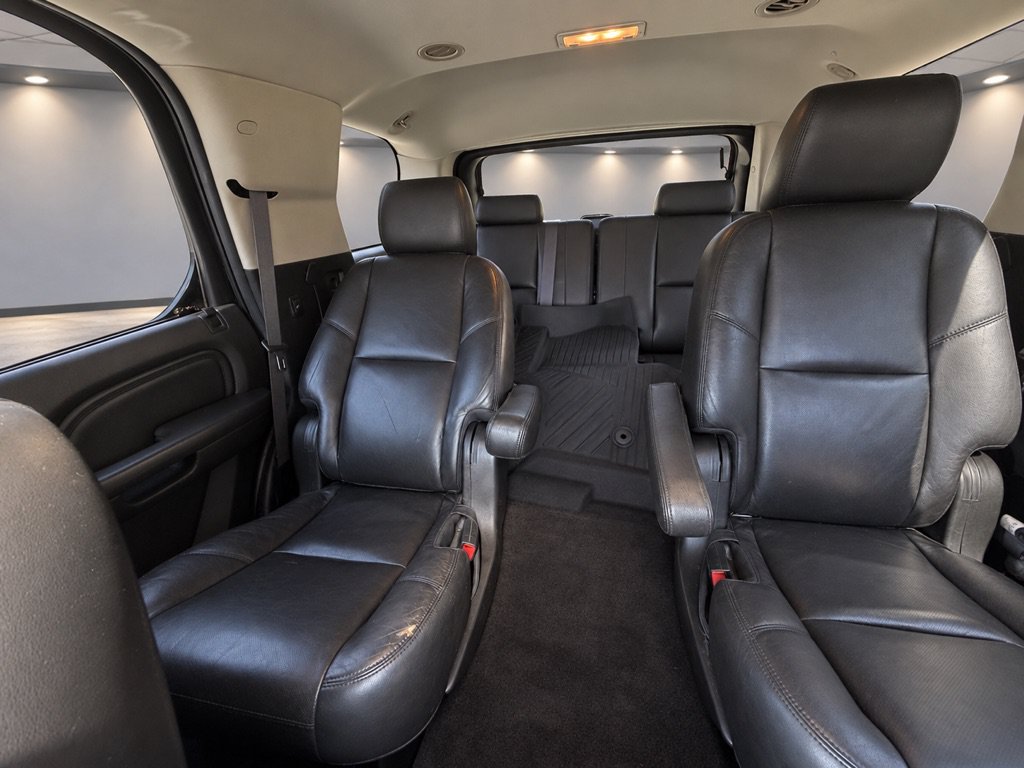 Used 2014 Cadillac Escalade Luxury AWD/4WD image 24