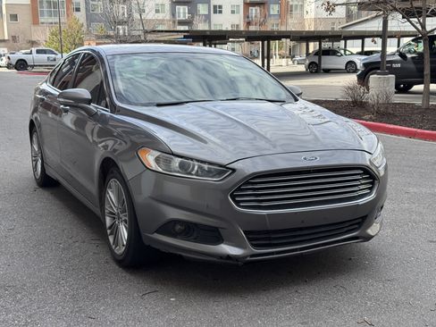 Used 2014 Ford Fusion SE w/ Equipment Group 202A image 8