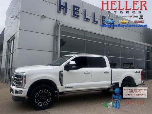 Used 2023 Ford F250 Platinum AWD/4WD image 1