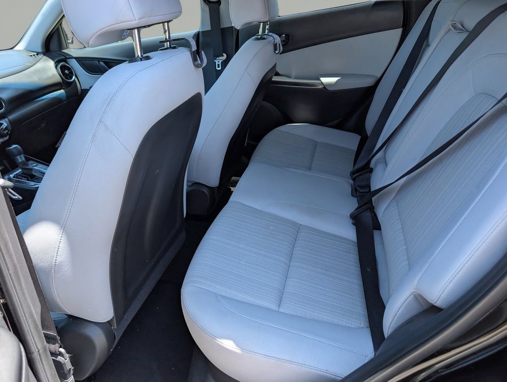 Used 2022 Hyundai Kona SEL FWD image 14