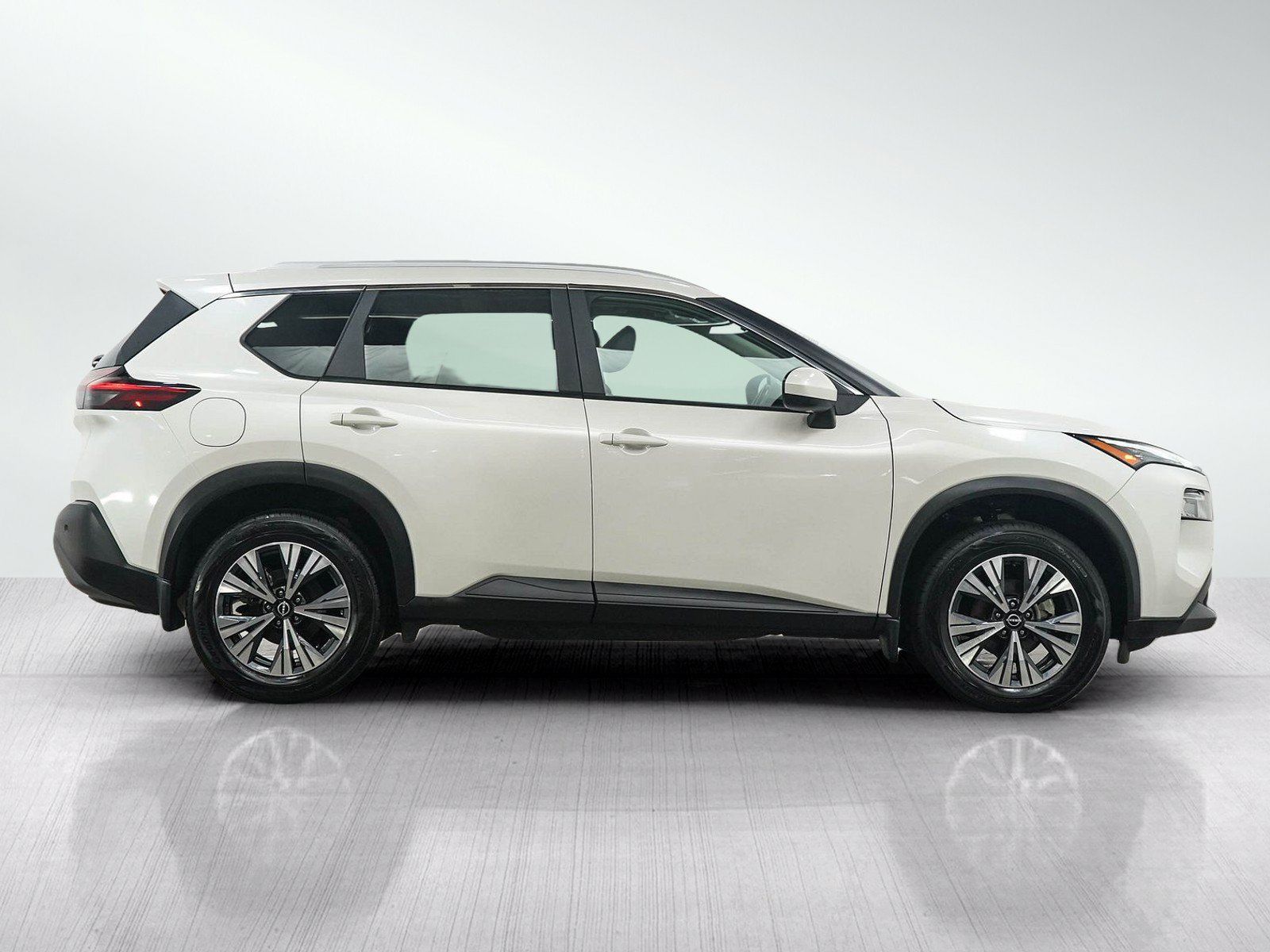 Used 2023 Nissan Rogue SV w/ SV Premium B Package AWD/4WD image 6