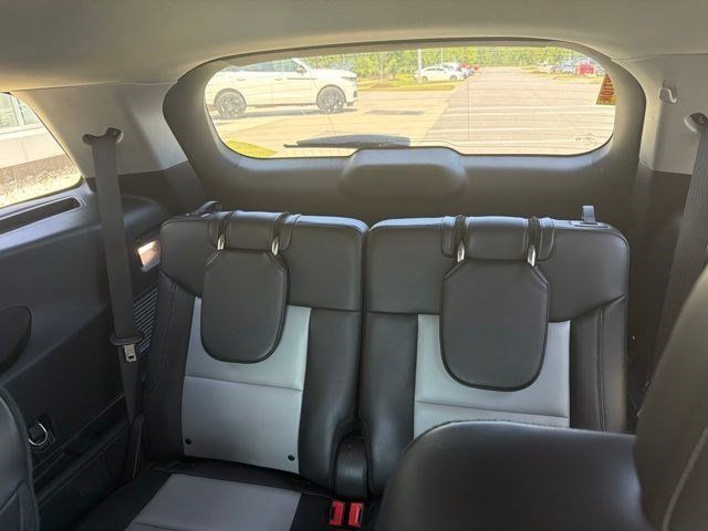 Used 2023 Ford Explorer XLT w/ Equipment Group 202A RWD image 19
