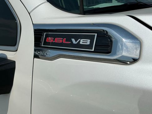 Used 2022 GMC Sierra 2500 SLT w/ SLT Premium Package image 14