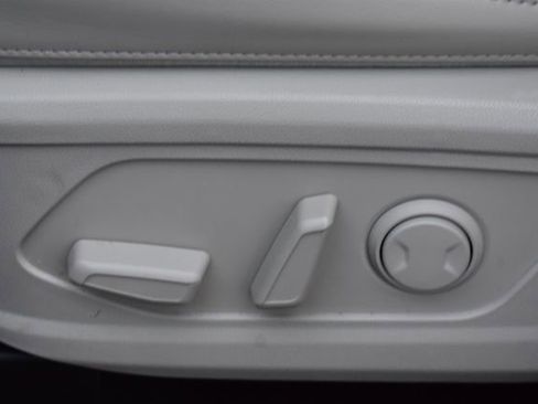 Used 2025 Kia Sorento S image 20