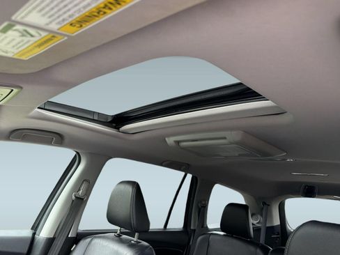 Used 2017 Honda Pilot Touring image 14