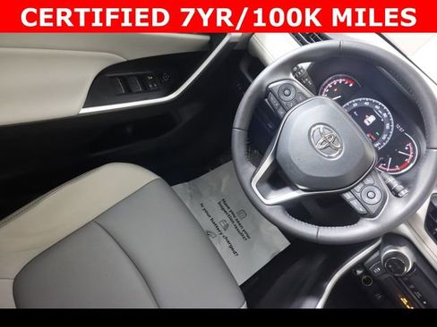 Used 2023 Toyota RAV4 XLE Premium image 22