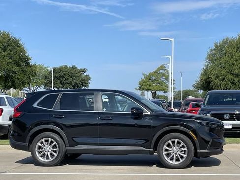 Used 2025 Honda CR-V EX image 3
