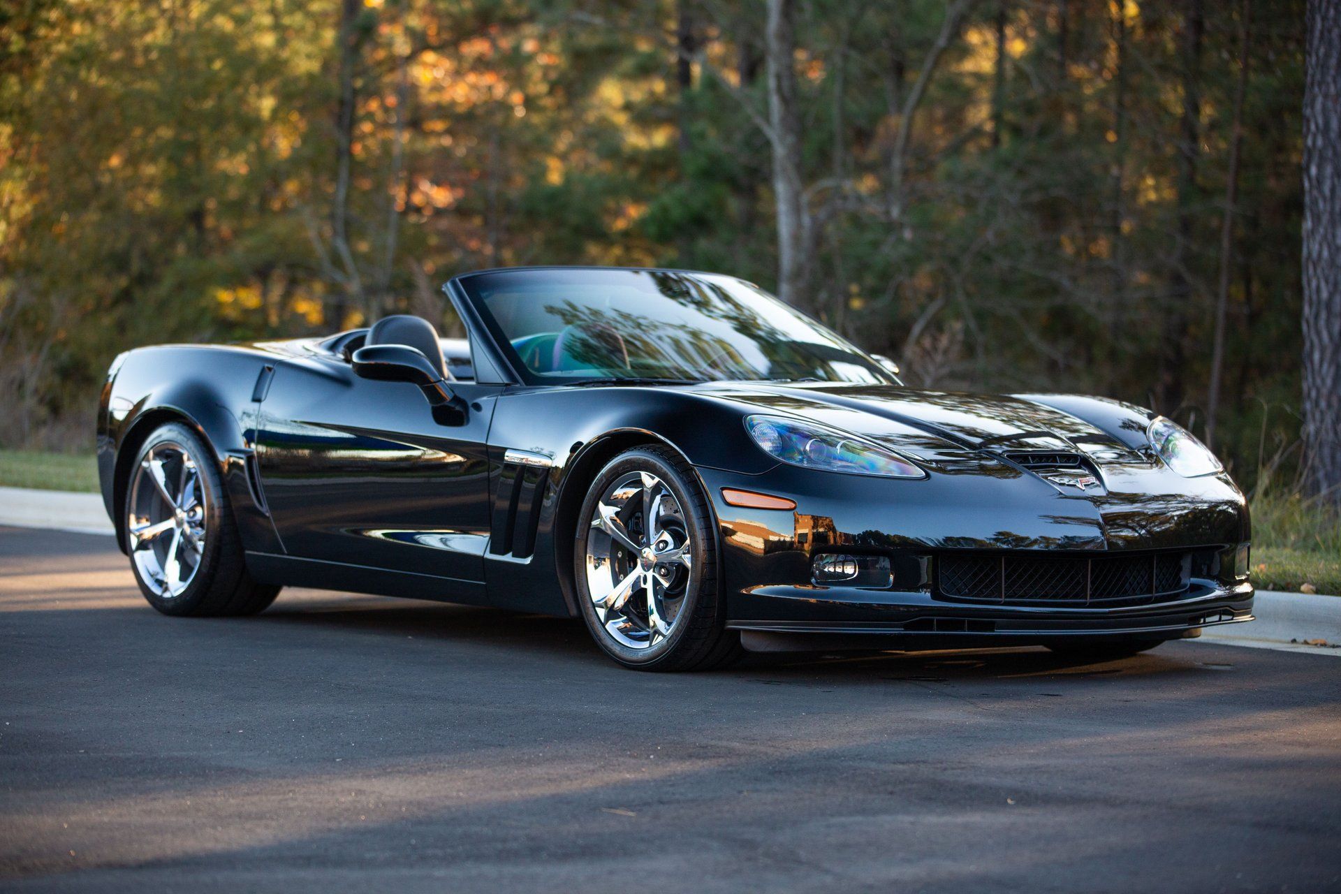 Used 2011 Chevrolet Corvette Grand Sport w/ Preferred Equipment Group RWD image 1