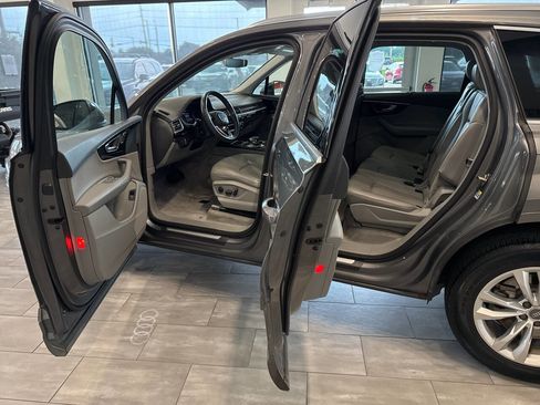 Used 2017 Audi Q7 3.0T Premium Plus image 12