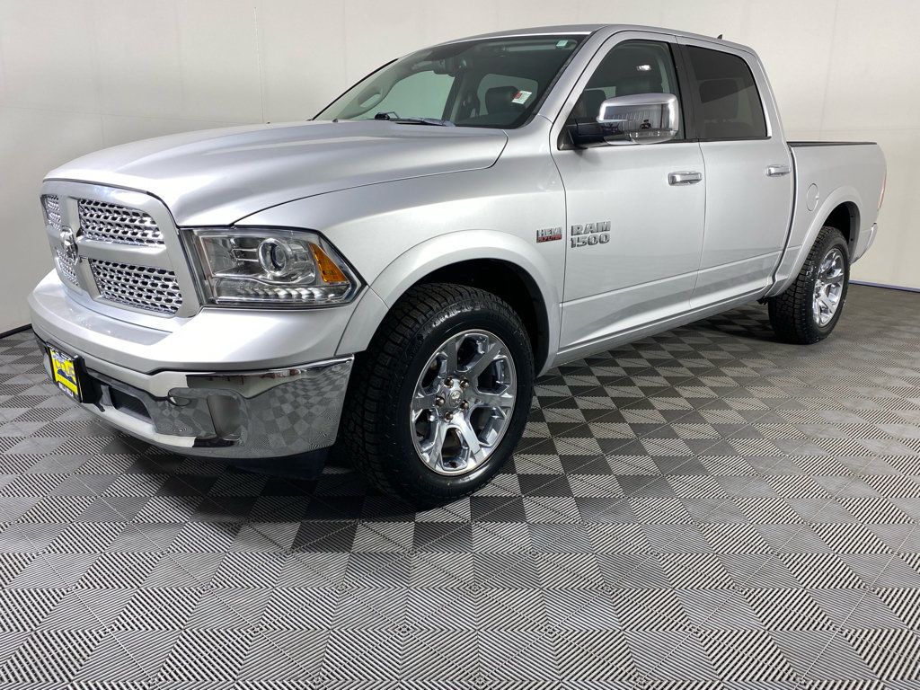 Used 2017 RAM 1500 Laramie w/ Convenience Group AWD/4WD image 4
