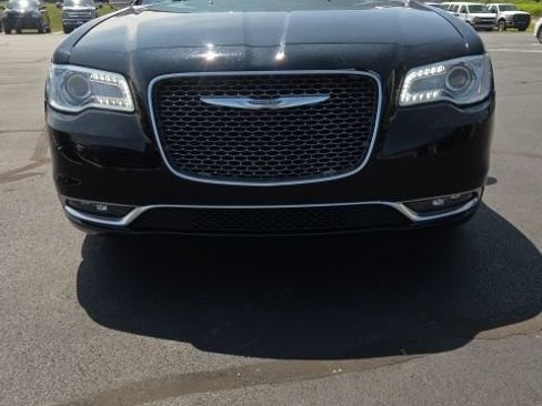 Used 2015 Chrysler 300 C Platinum w/ Harman/Kardon Audio Group AWD/4WD image 8