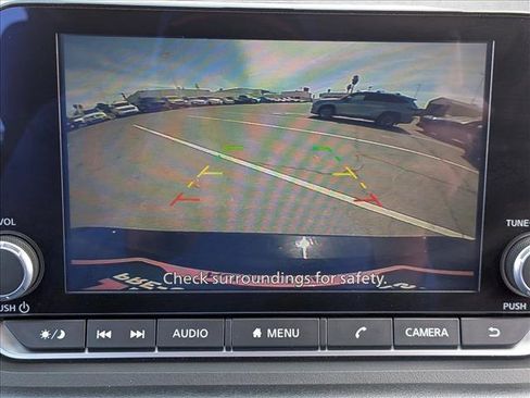 Used 2024 Nissan Rogue S image 13