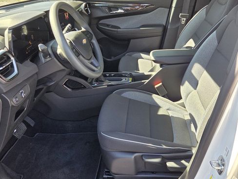 Used 2026 Chevrolet TrailBlazer LS FWD image 3