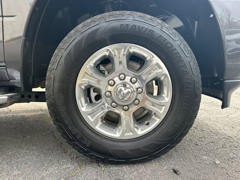 Used 2024 RAM 2500 Big Horn w/ Sport Appearance Package image 13