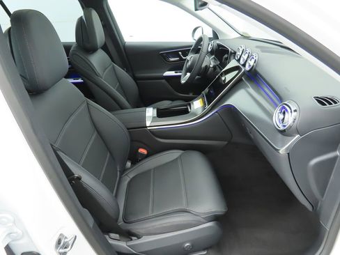 Used 2026 Mercedes-Benz GLC 300 image 20