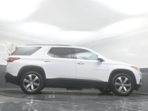 Used 2021 Chevrolet Traverse LT w/ LT Premium Package AWD/4WD image 2