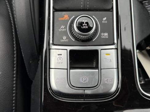 Used 2024 Kia Telluride SX w/ Towing Package AWD/4WD image 32