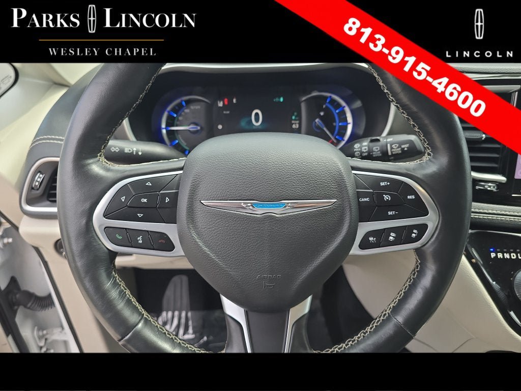 Used 2021 Chrysler Pacifica Touring-L w/ Uconnect Theater Family Group FWD image 27