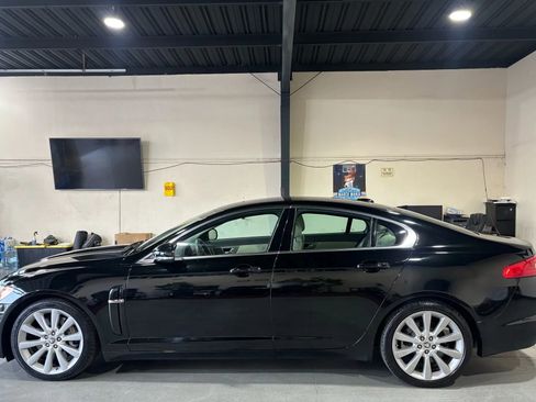 Used 2010 Jaguar XF Premium RWD image 5