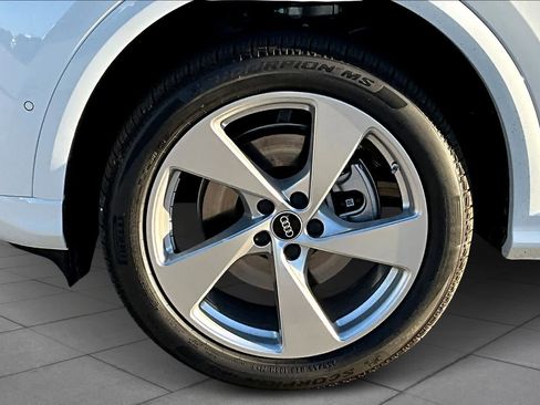 New 2025 Audi Q5 Premium Plus image 11