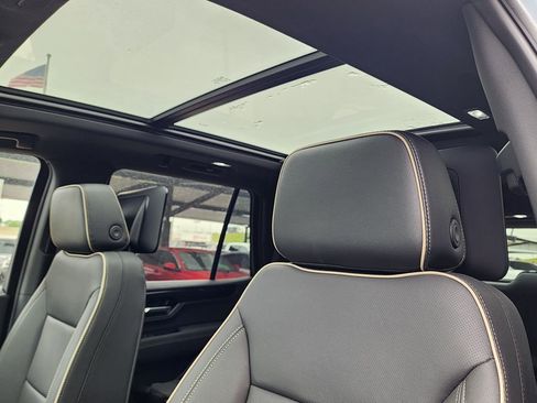 New 2026 GMC Yukon Elevation w/ Elevation Premium Package AWD/4WD image 16