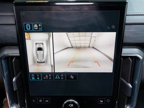 Used 2026 GMC Acadia Elevation w/ Elevation Premium Package FWD image 21