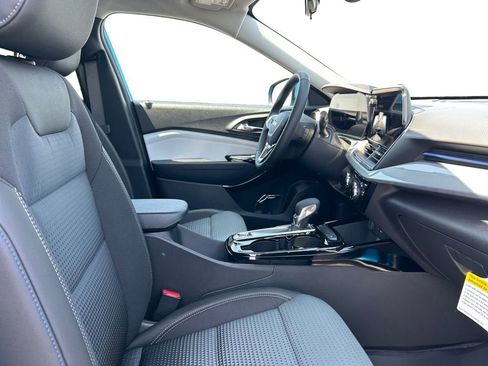 New 2026 Chevrolet Trax LT FWD image 17