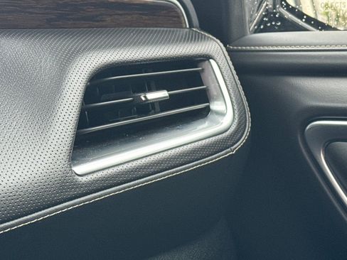 Used 2024 Chevrolet Suburban Premier image 29