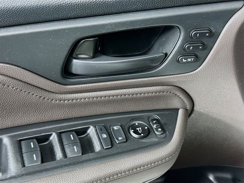 Used 2018 Honda Odyssey Touring image 18