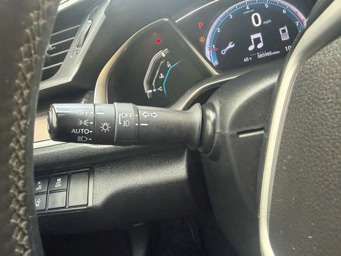 Used 2019 Honda Civic EX image 16