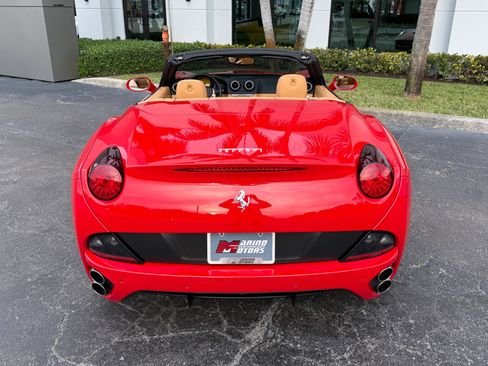 Used 2010 Ferrari California image 14