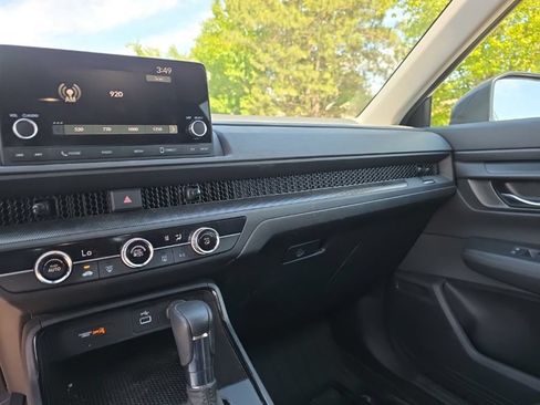 Used 2025 Honda CR-V LX image 19