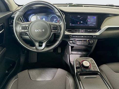 Used 2022 Kia Niro EX FWD image 25