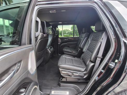 Used 2021 Cadillac Escalade Premium Luxury Platinum AWD/4WD image 35
