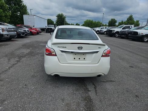 Used 2015 Nissan Altima 2.5 SL w/ Moonroof Package FWD image 6