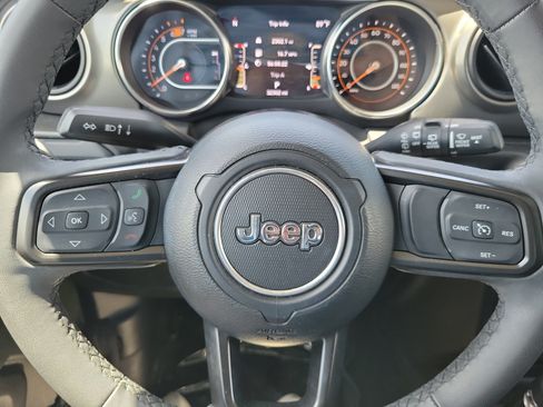Used 2023 Jeep Wrangler Sport AWD/4WD image 23