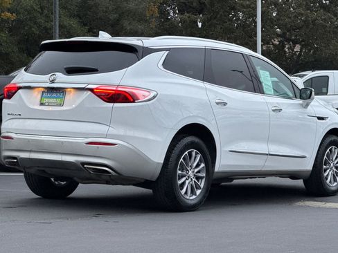 Certified 2023 Buick Enclave Essence image 3