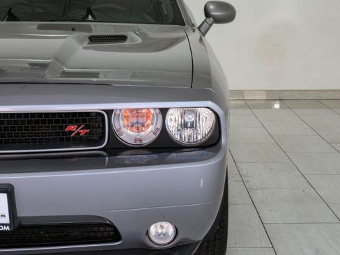 Used 2013 Dodge Challenger R/T RWD image 41