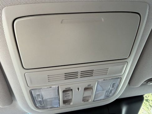 Used 2018 Honda Accord EX-L image 28