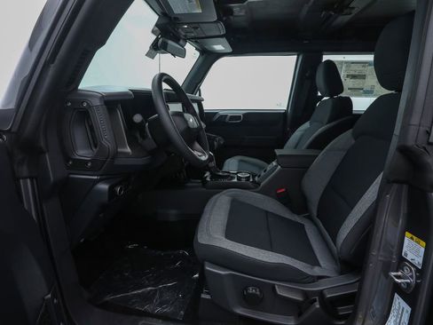 New 2025 Ford Bronco 4-Door image 7