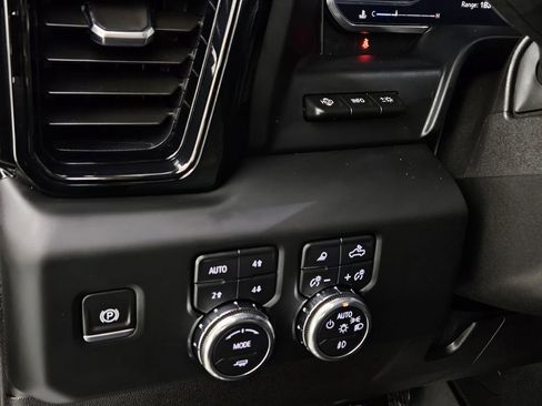 Used 2024 GMC Sierra 2500 AT4 w/ AT4 Premium Plus Package image 27